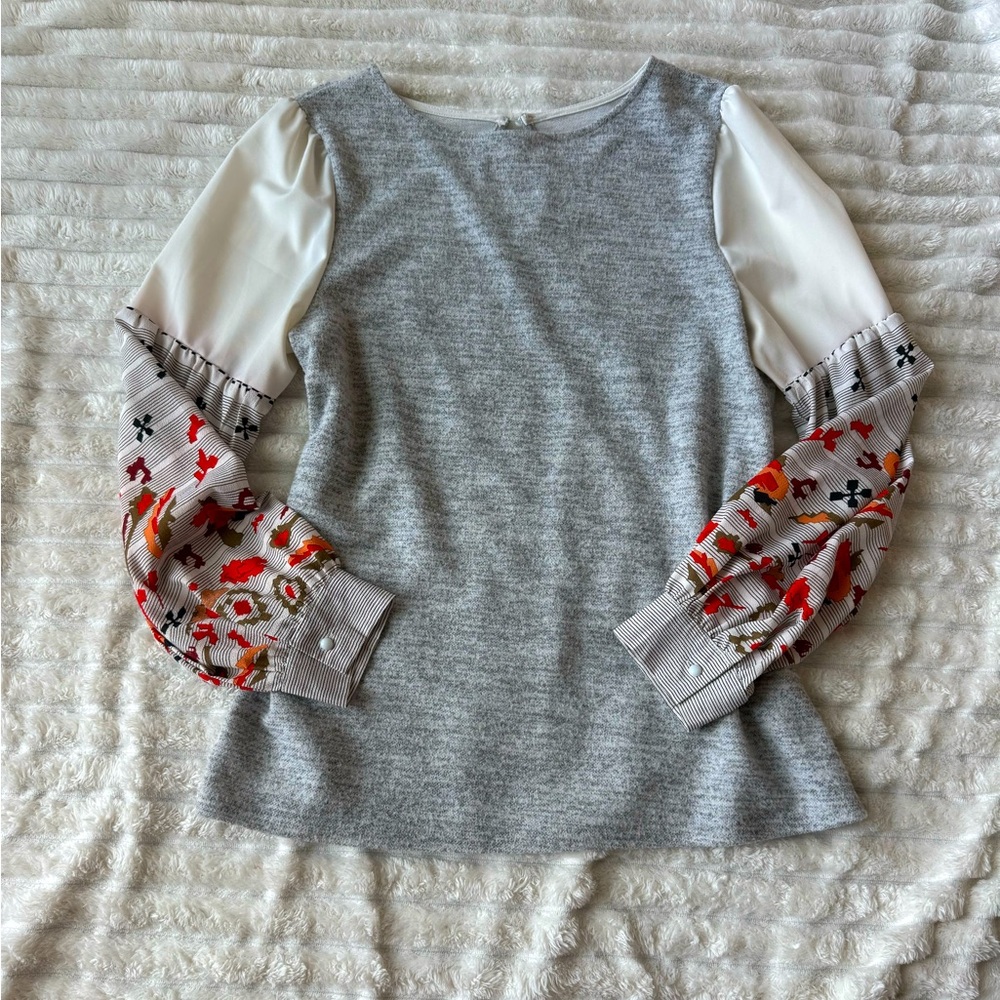 Pattern Sleeve Gray Top/Sweater - Picture 1 of 12